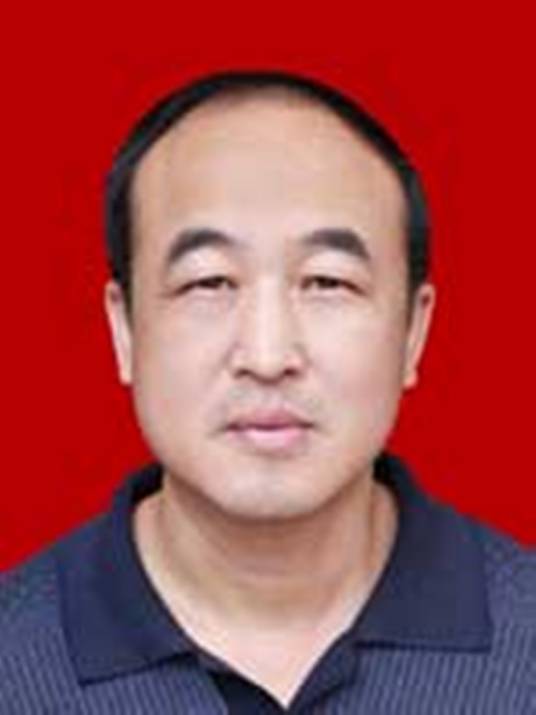 卢小波(九江市修水县人大常委会党组成员、办公室主任)