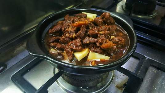牛腩炖土豆