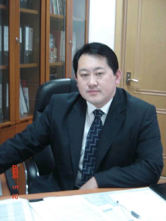 李伟东(北京北辰实业集团有限责任公司、北京北辰实业股份有限公司党委书记、董事长)