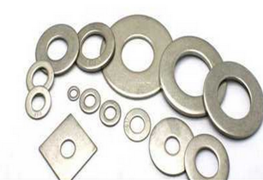 金属垫片（由高硬度片状材料制成的零部件）