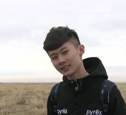 赵力（《变形计》第十季之《青春牧歌》城市主人公）