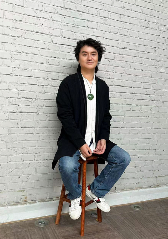 谢华伟（作家）