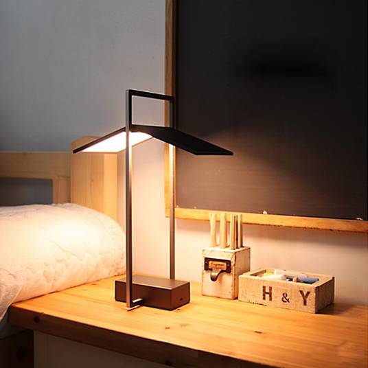 床头灯（照明用品）