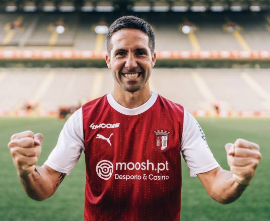 若昂·穆蒂尼奥（1986年出生的葡萄牙足球运动员）