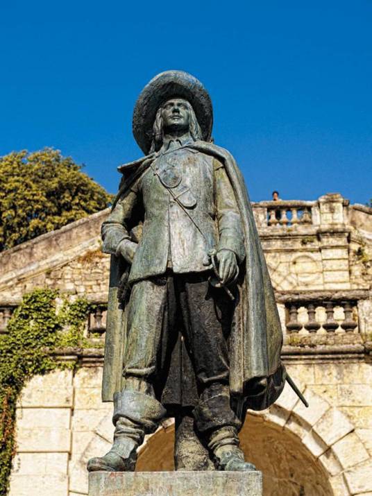 达达尼昂（《三个火枪手》系列作品中的角色）