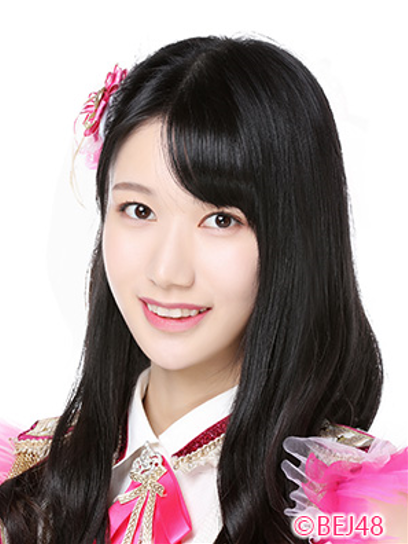 陈逸菲（上海市金山区人民法院公务员，中国女歌手，前BEJ48成员）