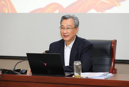 王少鹏（烟台科技学院党委书记、省政府派驻烟台科技学院教育督导专员）