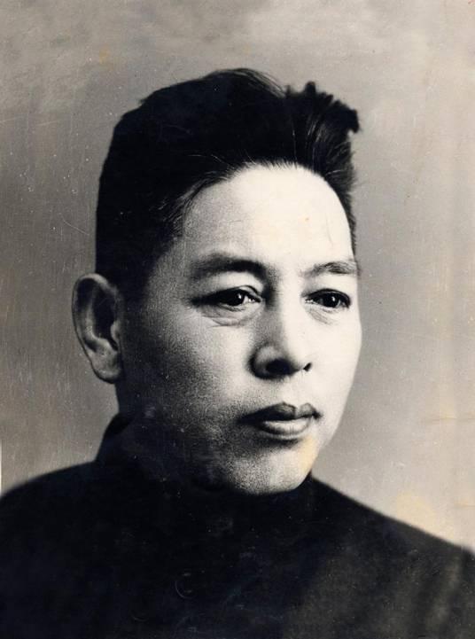 王世英（原八路军副总参谋长）