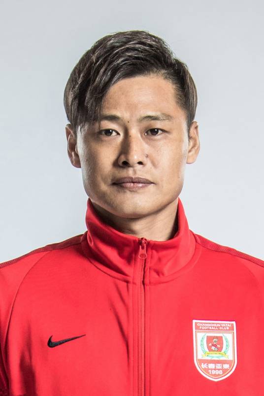 杜震宇（中国足球运动员）