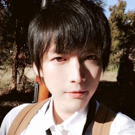 小小白（人气Coser）