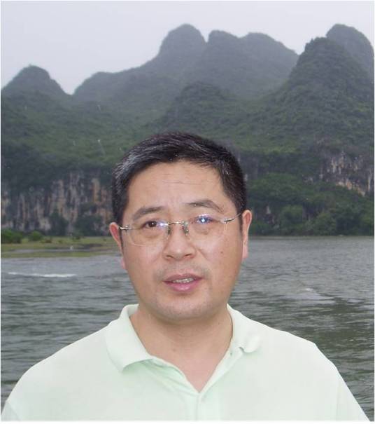 刘义（中南民族大学党委副书记、校长）