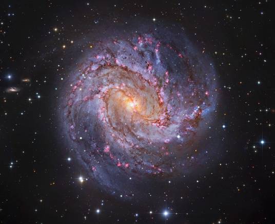 M83（位于长蛇座的漩涡星系）