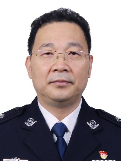 李新功（陕西省纪委监委驻省公安厅纪检监察组组长，陕西省公安厅党委委员，二级高级监察官）