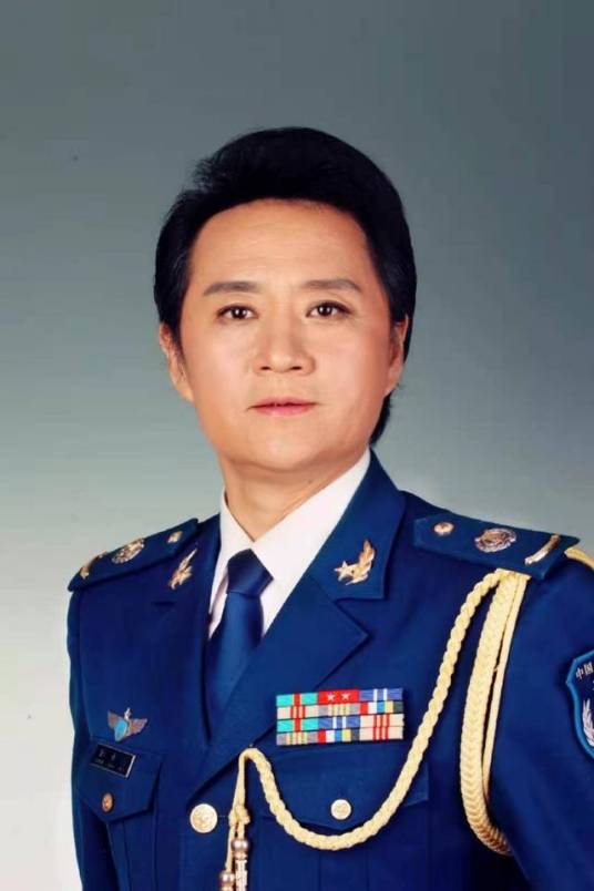 陈小涛(中国内地著名男高音歌唱家、音乐剧表演艺术家、空政歌舞团国家一级演员、中国音乐家协会会员)