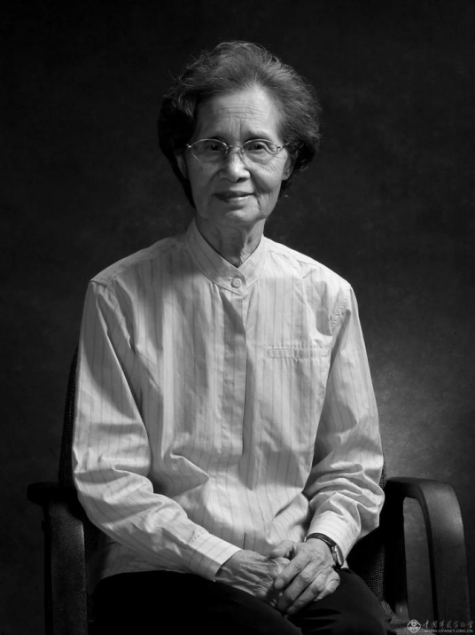 侯波（中国女摄影家）