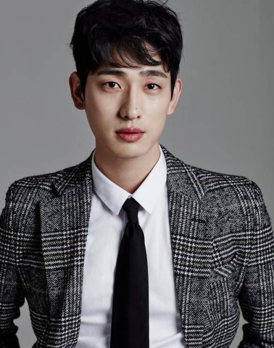 尹博(韩国男演员)