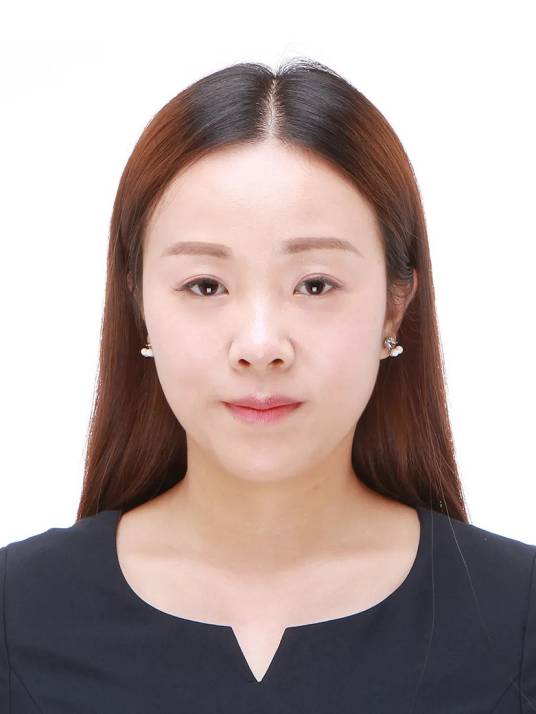 刘仙（雨衣妹妹，成都盒悦餐饮管理有限公司负责人）