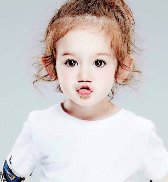 周嘉诚（中美混血男演员、模特）