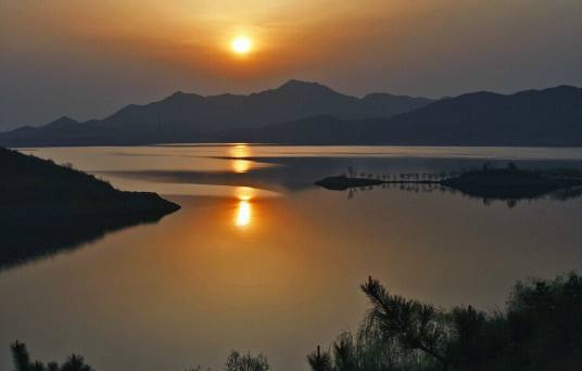 蟠龙湖（河北石家庄市境内旅游景区）