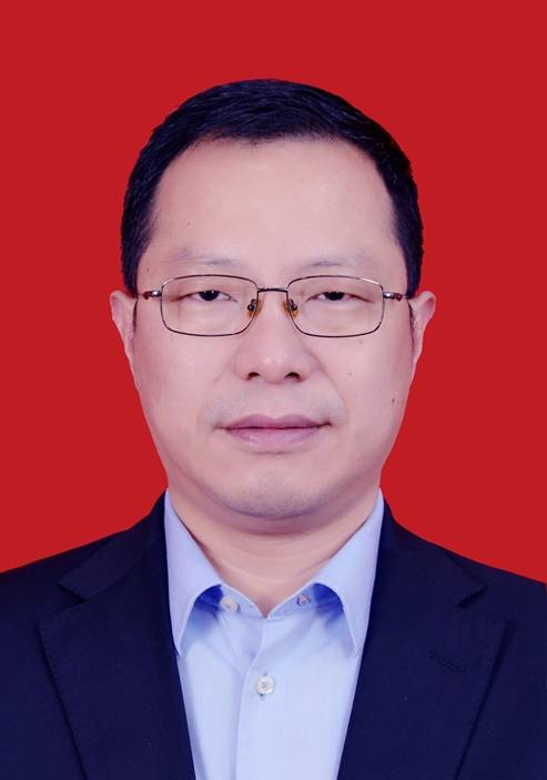 刘会平(中饮巴比食品股份有限公司董事长、总经理)