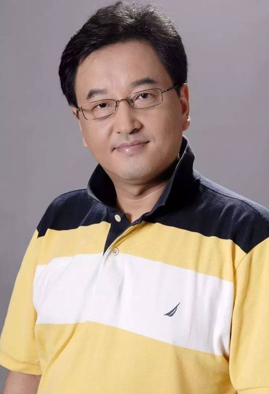 长啸（中央广播电视总台新闻频道主持人）