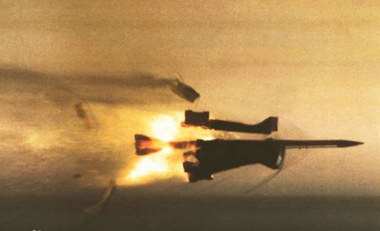 尾翼稳定脱壳穿甲弹