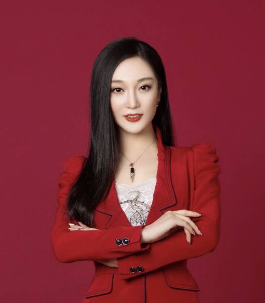 张慧君(记者、主持人)