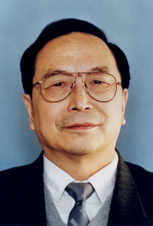 蒋正华（第十届全国人大常委会副委员长，农工民主党中央原主席，国际欧亚科学院执行院长）