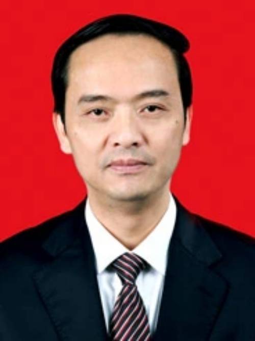 向前进（湖北民族大学党委书记）