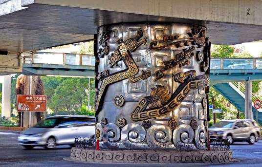 上海延安路高架龙柱