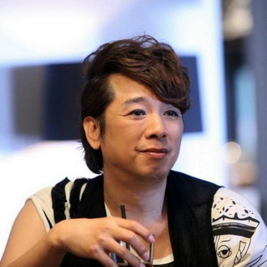 曹西平(主持人)