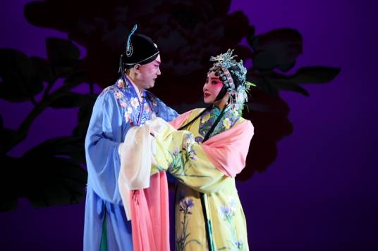 赣剧(多声腔的传统戏曲剧种)