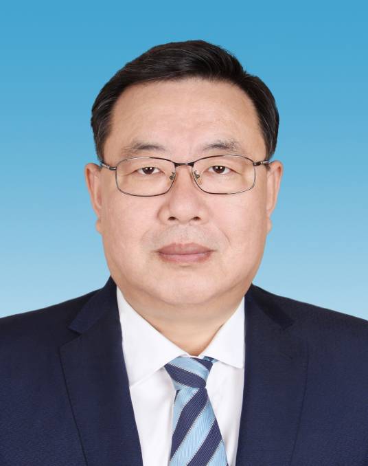 杨洪涛（山东省泰安市委书记、市人大常委会主任，泰安军分区党委第一书记）