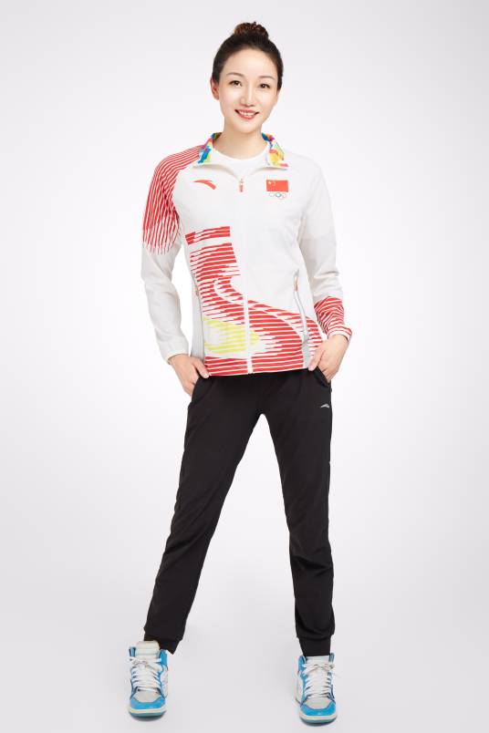 蒋婷婷（国家花游双胞胎美女）