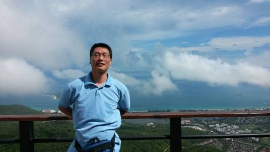 林晖(北京《法制晚报》的摄影记者、林妙可之父)