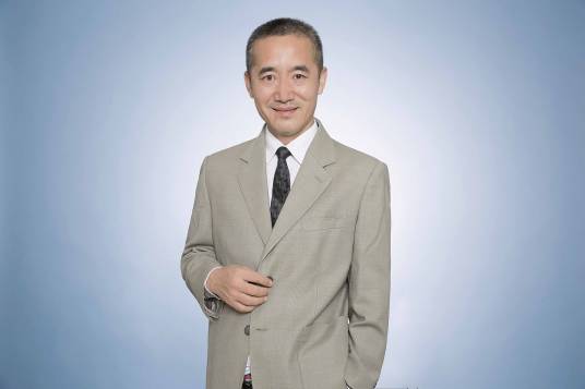 石伟（中国人民大学劳动人事学院教授）