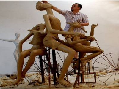 章华（张家口籍雕塑家）