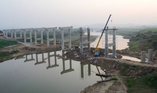 桥梁施工（按照设计内容、建造桥梁的过程）