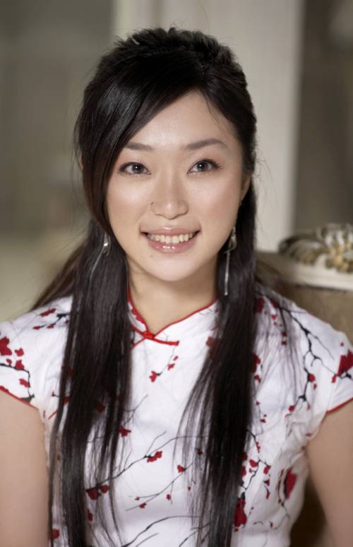 四月(台湾言情小说家)