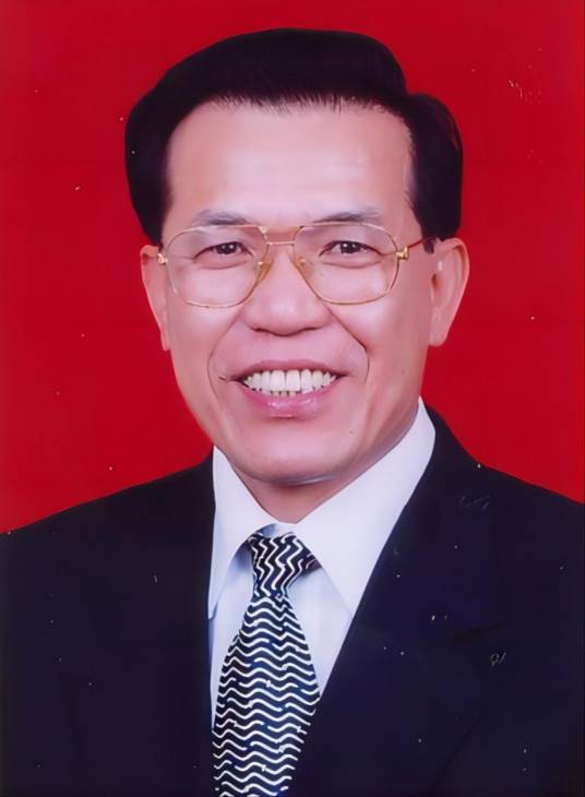 卢瑞华(第十届全国人大华侨委员会副主任委员)