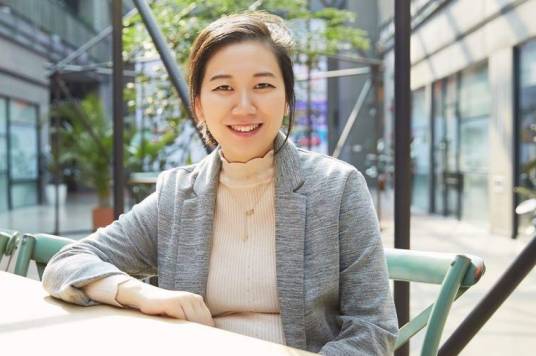 胡佳佳(上海美特斯邦威服饰股份有限公司原法定代表人、董事长、总经理、总裁)