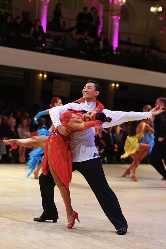 刘潇（中国国际标准舞锦标赛职业新星组冠军）