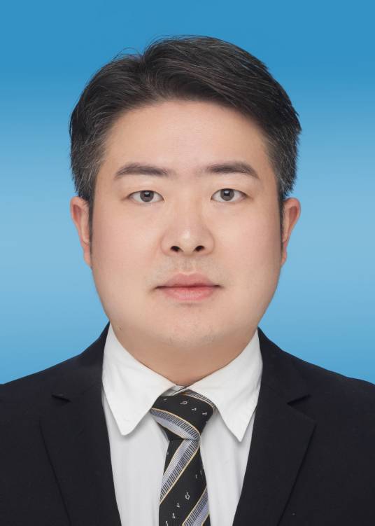 冯君（四川省自贡市富顺县委副书记、县人民政府县长）