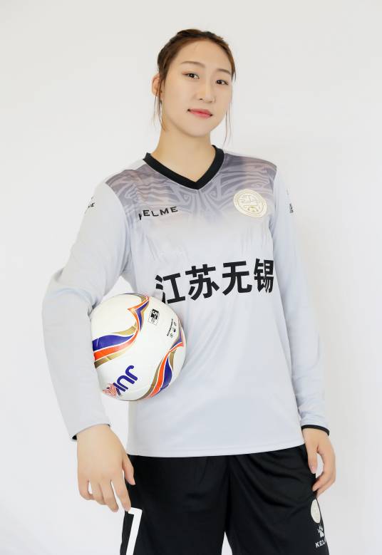 徐欢(1999年3月出生的中国足球运动员)