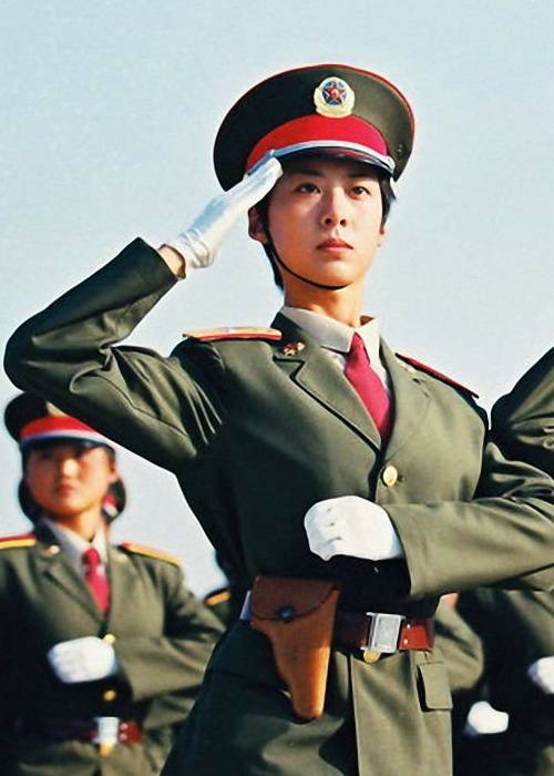 张薇薇（建国50周年阅兵式女兵方队领队）