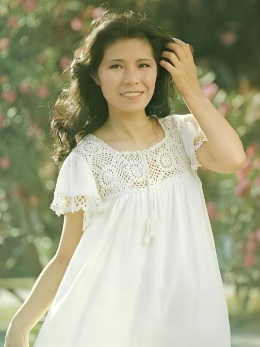 黄韵诗(加拿大籍女演员、配音员、主持人)