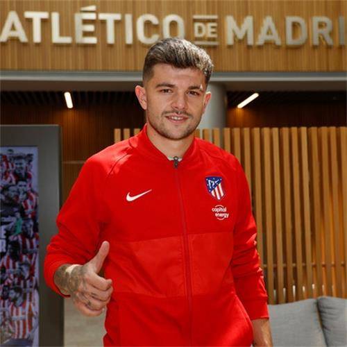 米尼(1999年4月出生的西班牙足球运动员)