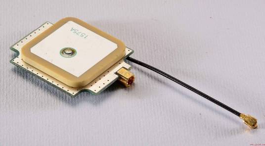 GPS天线（接受卫星信号来定位或者导航的终端）