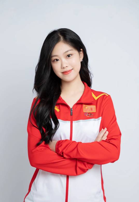 冯辉(第十五届亚洲轮滑锦标赛女子组平地花式冠军)