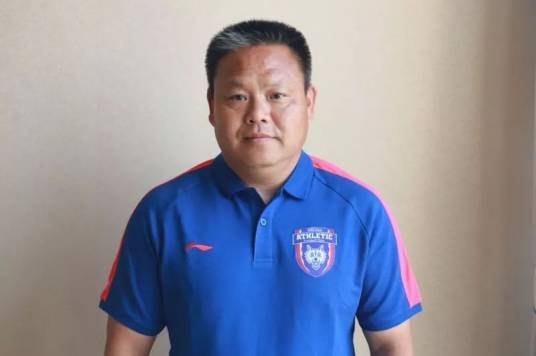 谢育新(中国足球运动员、教练)